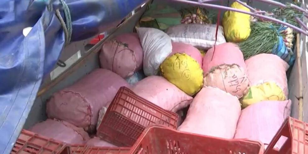 Bloqueo en Cochabamba afecta el suministro de verduras y frutas
