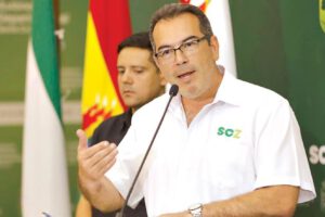 Mario Aguilera gobernador suplente Santa Cruz