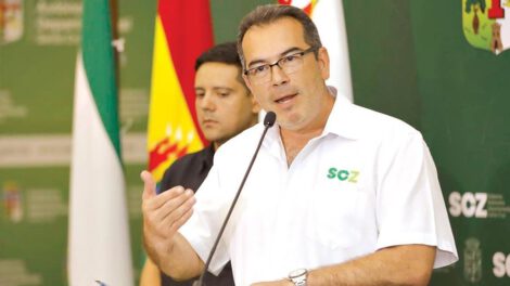 Mario Aguilera gobernador suplente Santa Cruz