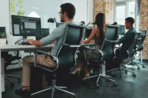 Trabajar sentado aumenta el riesgo de enfermedades crónicas