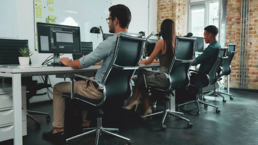 Trabajar sentado aumenta el riesgo de enfermedades crónicas