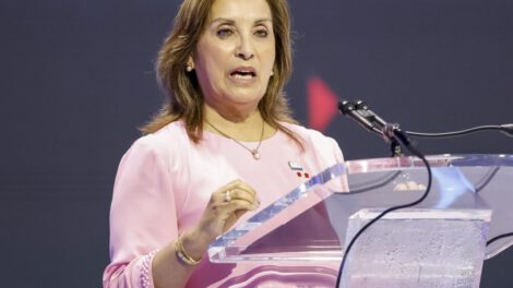Dina Boluarte, presidenta de Perú