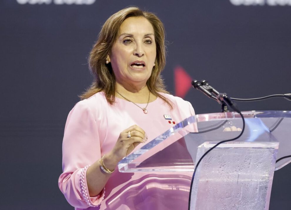 Dina Boluarte, presidenta de Perú