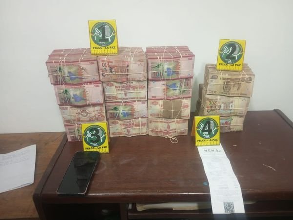Aprehenden a una mujer con Bs 1.800.000 sin procedencia legal