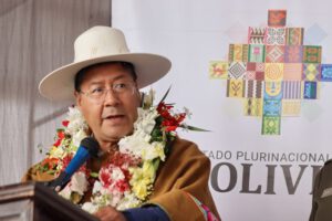 Bloqueo de carreteras perjudica el Carnaval y la economía de Oruro