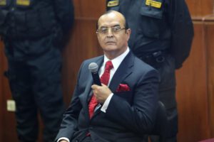 Vladimiro Montesinos condenado a 19 años de cárcel