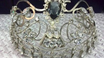 Polémica en el Carnaval Paceño por la corona de plata