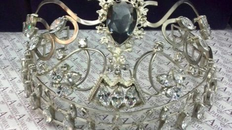 Polémica en el Carnaval Paceño por la corona de plata
