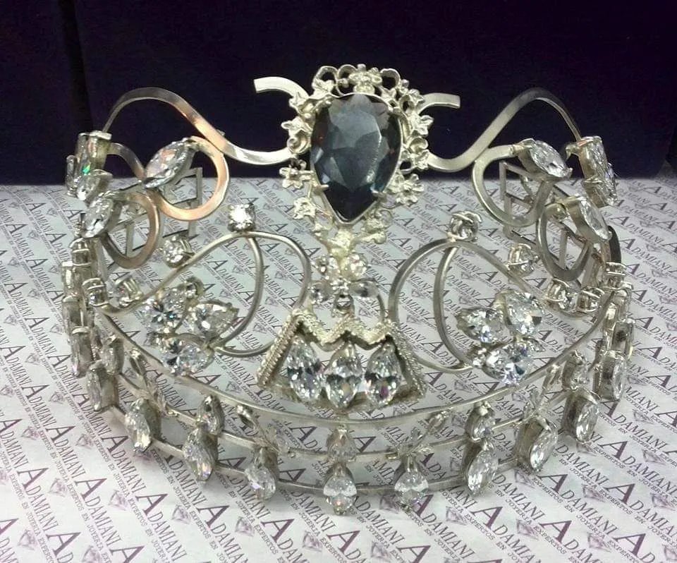 Polémica en el Carnaval Paceño por la corona de plata