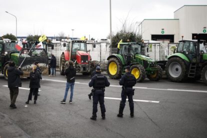 Arrestos de agricultores en Francia en el mercado de abastos de Rungis