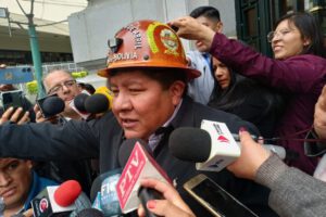 Hilarión Mamani agredido durante reunión convocada por el vicepresidente