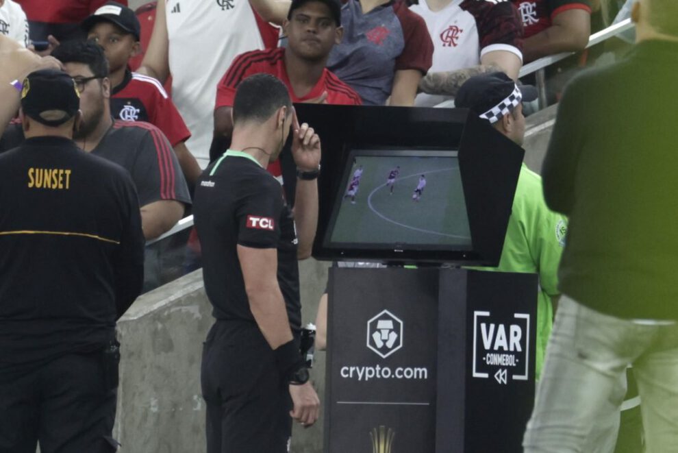 Decisiones del VAR comunicadas por árbitros brasileños en estadios