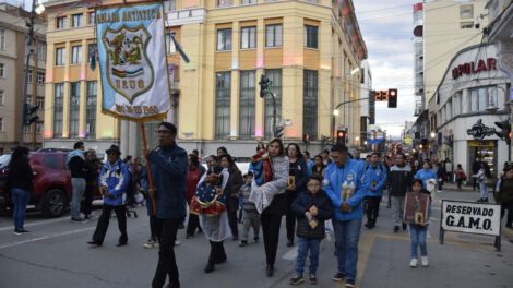 Oruro se une en devoción para honrar a la Virgen del Socavón