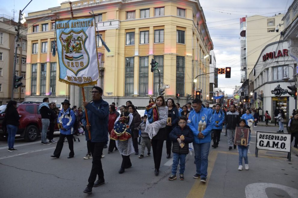 Oruro se une en devoción para honrar a la Virgen del Socavón