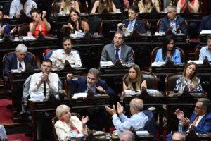 Ley ómnibus debatida en el Congreso argentino