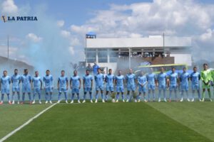 Bolívar golea a Royal Pari en la presentación de su equipo 2024