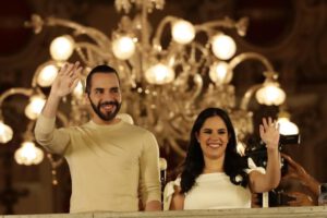 Nayib Bukele y su esposa, Gabriela Rodríguez
