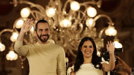 Nayib Bukele y su esposa, Gabriela Rodríguez