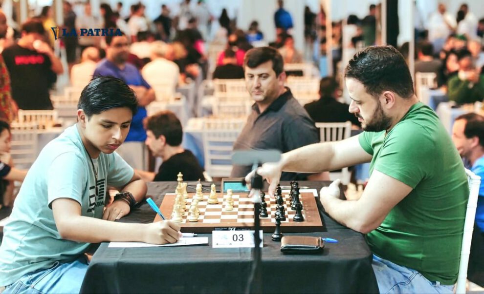 Licael Ticona gana dos bronces en torneo de ajedrez en Brasil