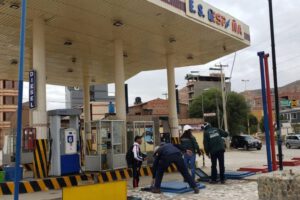 Abastecimiento de combustible en Oruro