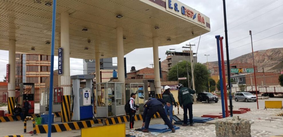 Abastecimiento de combustible en Oruro