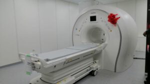 Resonador magnético japonés para diagnósticos más precisos en Oruro