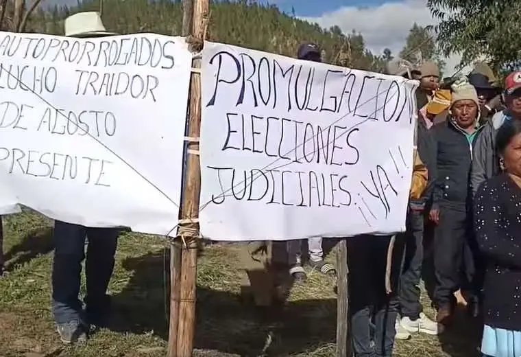 Ley de elecciones judiciales y levantamiento de bloqueo