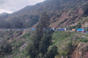 Congestión en carretera Cochabamba-Oruro-La Paz