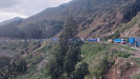 Congestión en carretera Cochabamba-Oruro-La Paz
