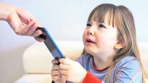 Teléfono celular para niños y su uso seguro