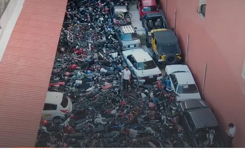 Depósito de motocicletas en Santa Cruz
