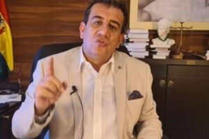 Jaime Soliz Flores anuncia candidatura presidencial