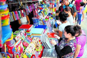 Irregularidades en unidades educativas relacionadas con la compra de material escolar