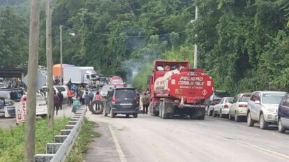 Bloqueo de caminos en Coroico por escasez de combustible