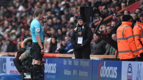 VAR en la Premier League acierta el 96% de sus decisiones