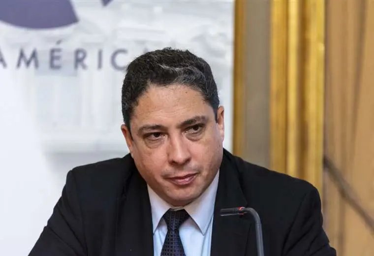 Héctor Arce Zaconeta desmiente acusaciones de nepotismo ante la OEA