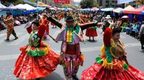 Carnaval en La Paz con rutas alternas habilitadas