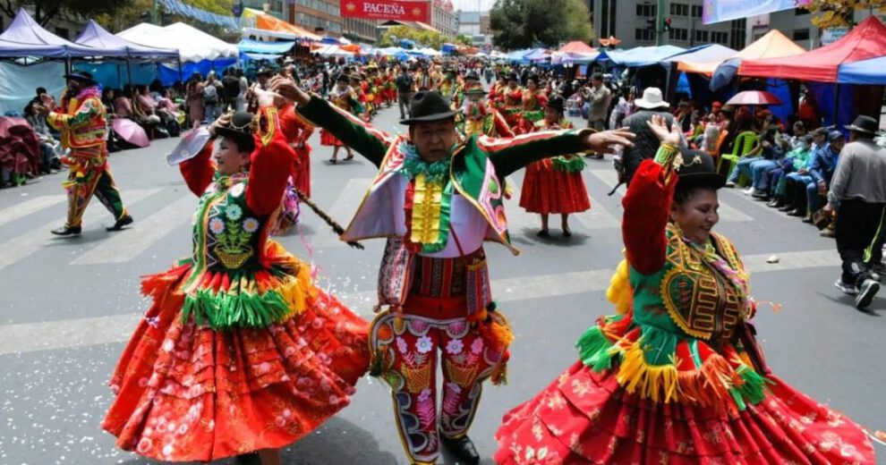 Carnaval en La Paz con rutas alternas habilitadas