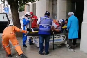 Accidente en Oruro: Hombre cae del sexto al quinto piso