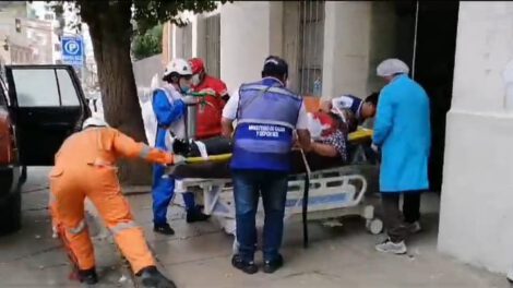 Accidente en Oruro: Hombre cae del sexto al quinto piso