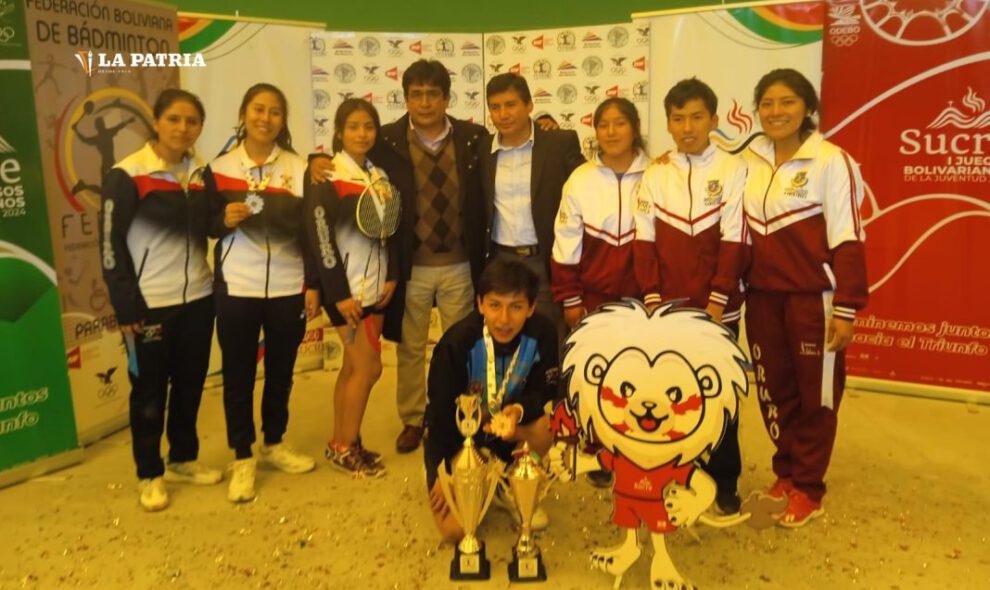 La selección boliviana de bádminton liderada por Oruro