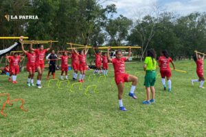 Selección boliviana de fútbol damas convocada por Mauricio Villarroel