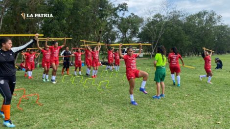 Selección boliviana de fútbol damas convocada por Mauricio Villarroel