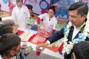 Entrega del Alimento Complementario Escolar en Oruro