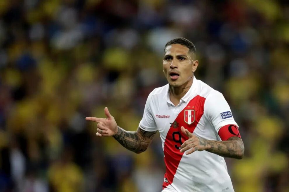 Paolo Guerrero renuncia a jugar en el Universidad César Vallejo por amenazas a su madre