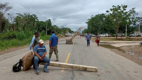 Bloqueos de transportistas en Rurrenabaque por falta de combustible