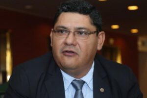 Escasez de dólares propuesta por Antonio Rocha