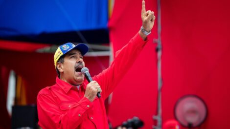 Maduro acusa a Milei de robar avión venezolano