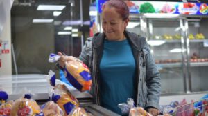 Precio de carne de pollo se estabiliza a Bs 13