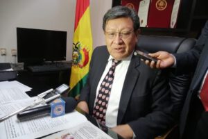 Caos judicial por renuncia de altos magistrados según Hernán Ocaña